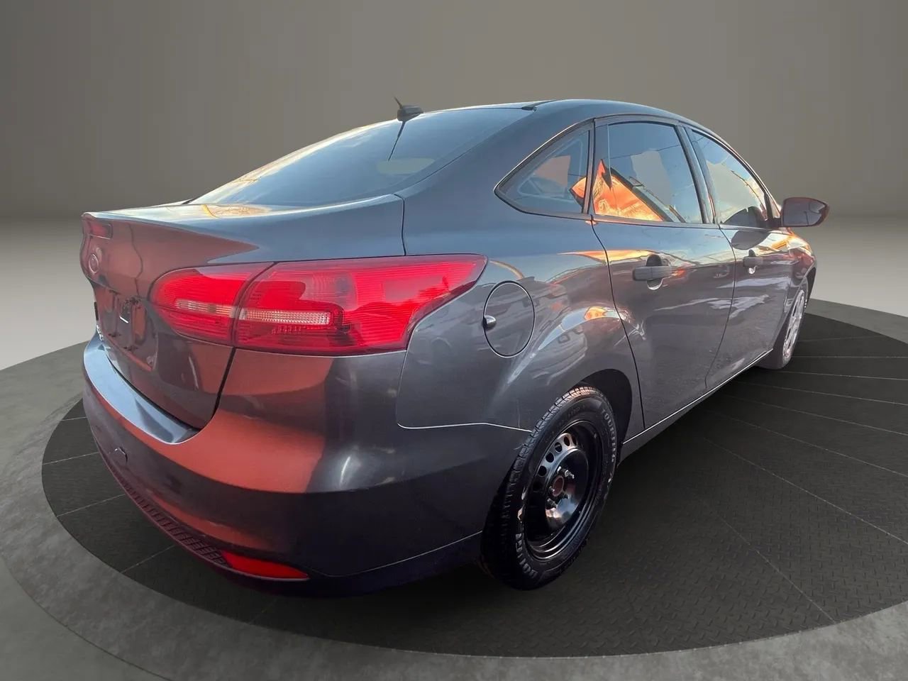 Used 2018 Ford Focus S image 18