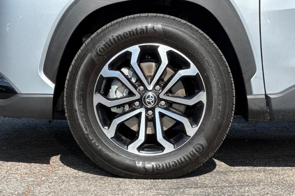 Certified 2025 Toyota Corolla Cross AWD Hybrid image 25