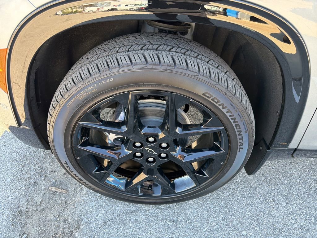 Certified 2025 Chevrolet Traverse RS w/ LPO, Illumination Package FWD image 8