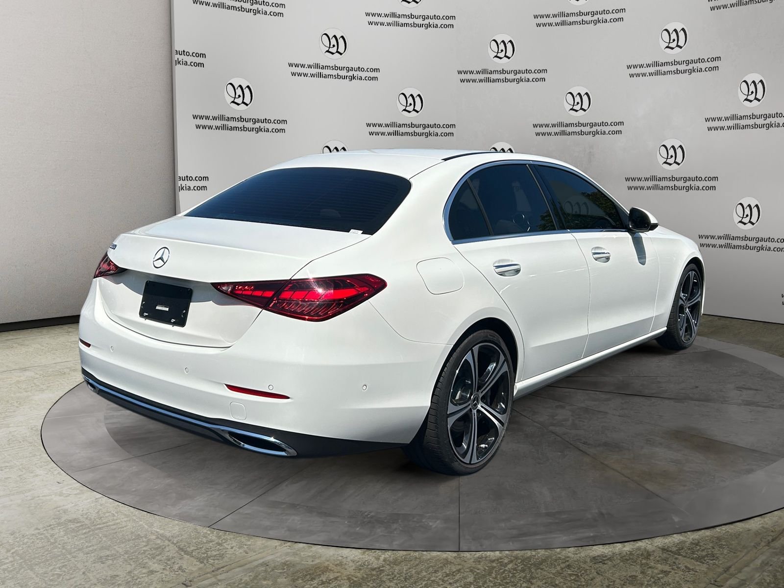 Used 2024 Mercedes-Benz C 300 Sedan image 5