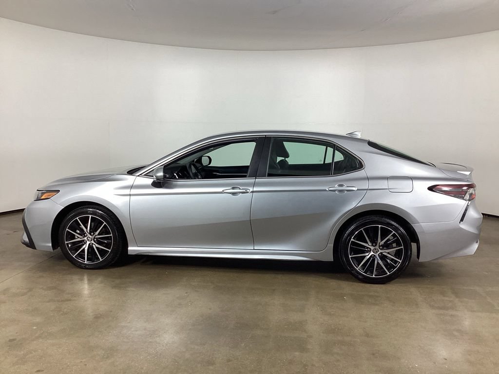 Used 2024 Toyota Camry SE FWD image 8