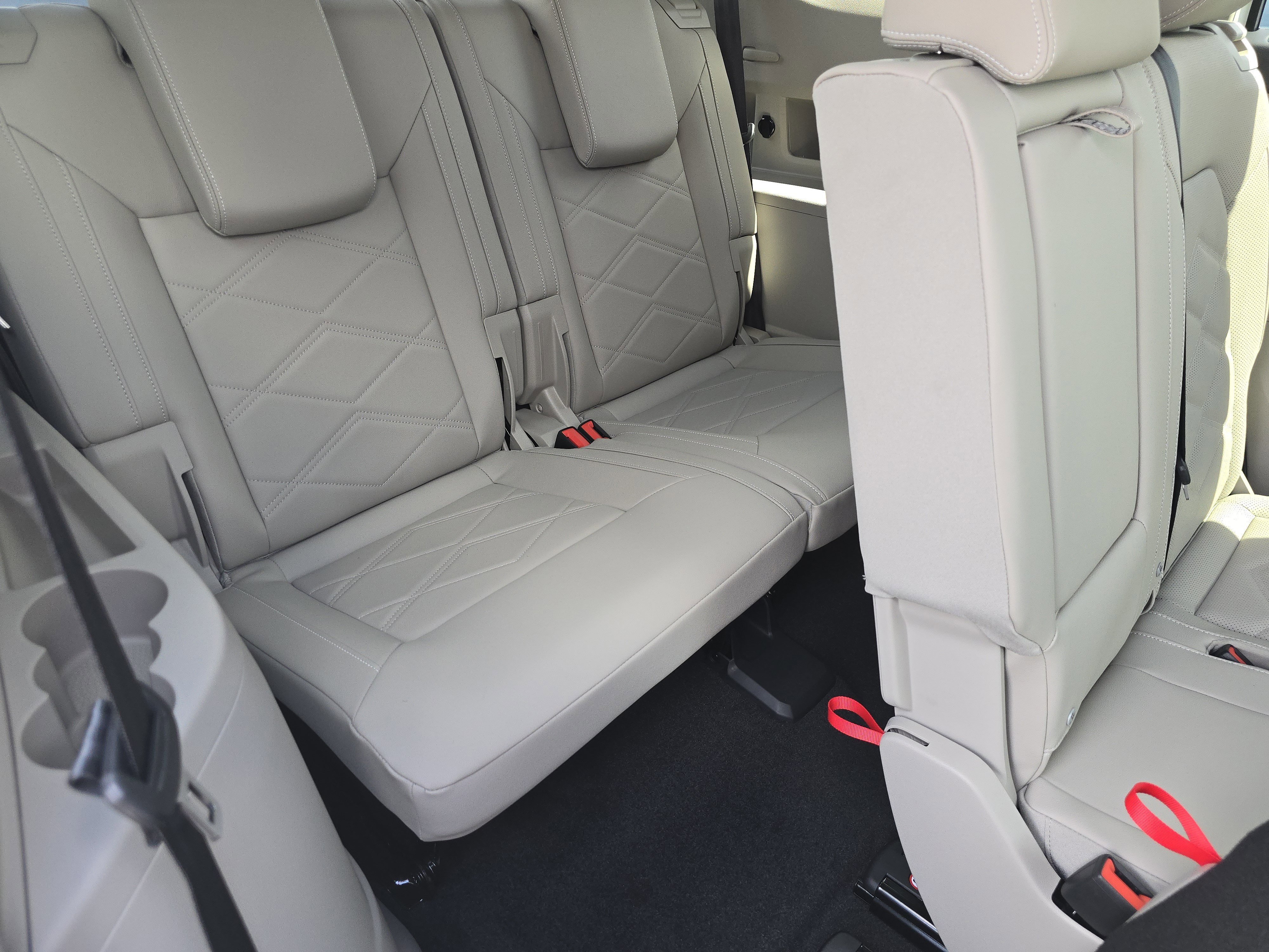 New 2026 Volkswagen Atlas SE image 17