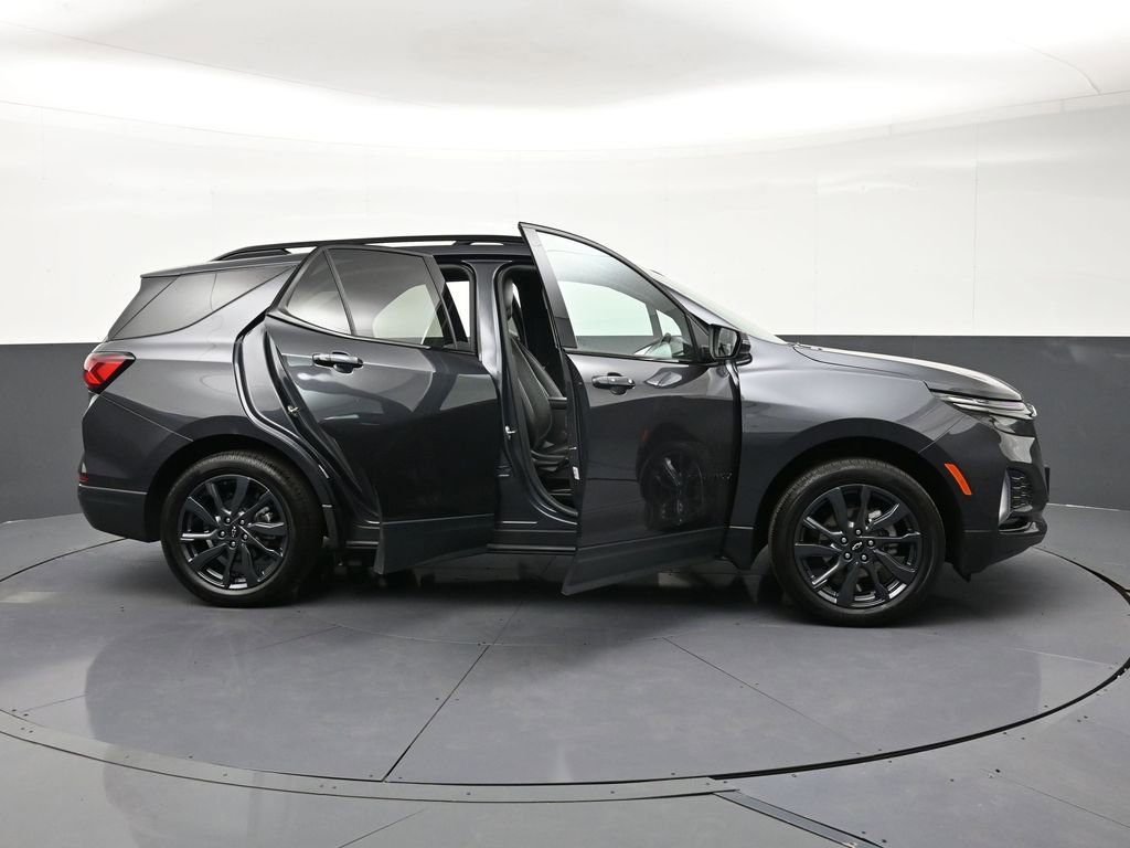 Used 2023 Chevrolet Equinox RS w/ RS Leather Package image 34