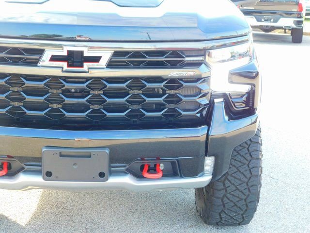 Used 2023 Chevrolet Silverado 1500 ZR2 w/ Technology Package image 13