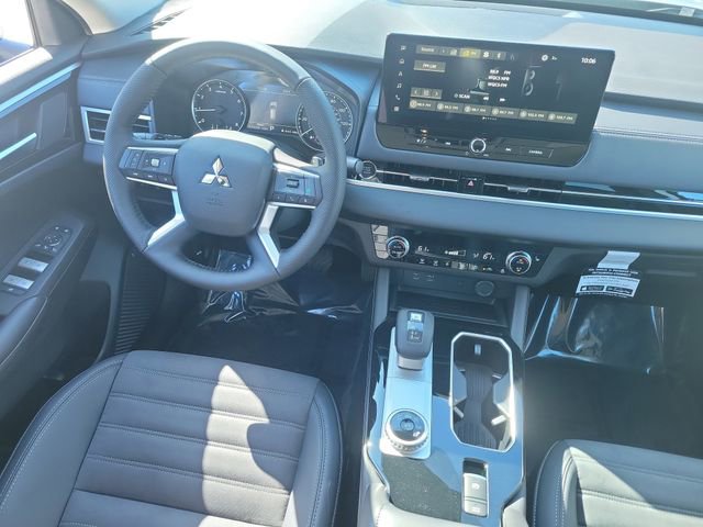 New 2026 Mitsubishi Outlander SE image 16