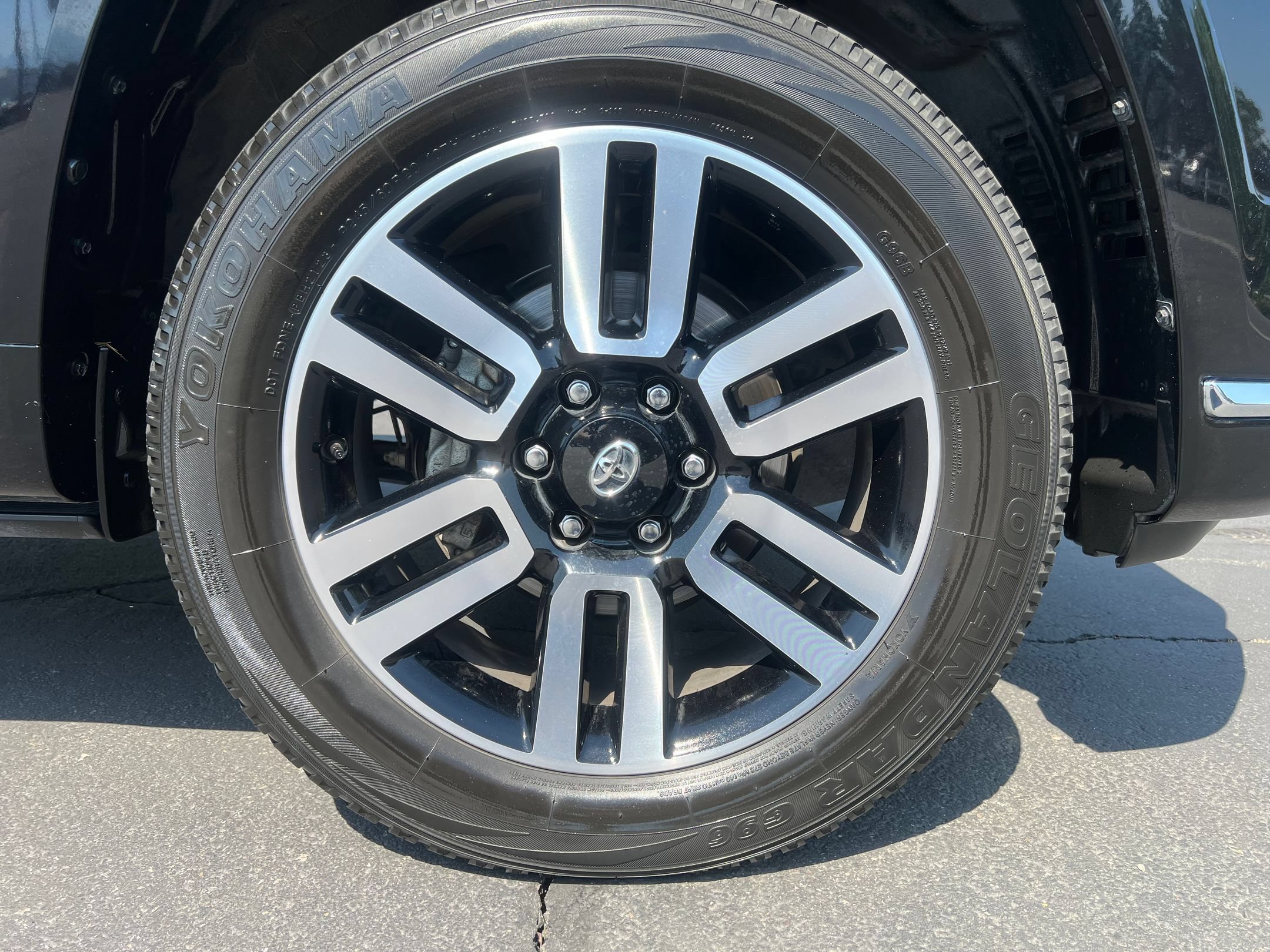 Used 2023 Toyota 4Runner Limited AWD/4WD image 31