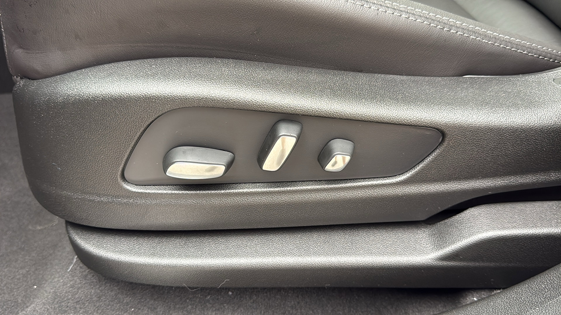 New 2026 Cadillac XT5 Premium Luxury w/ LPO, Floor Liner Package image 12