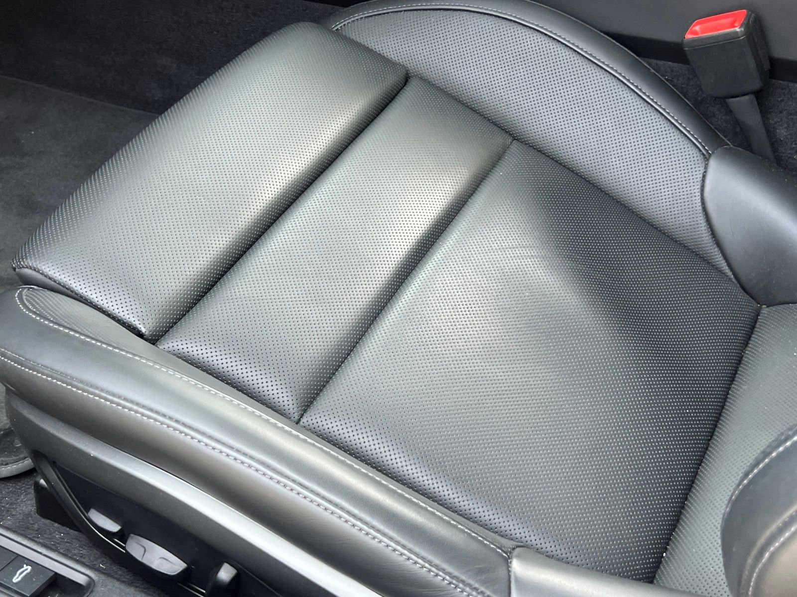 Certified 2023 Porsche 911 Turbo image 32