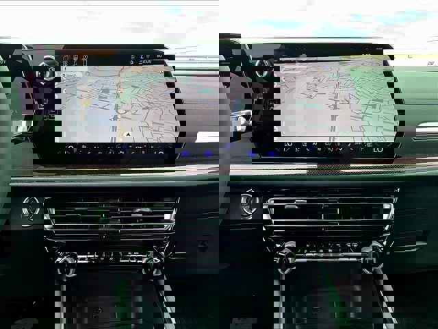 New 2026 Chevrolet Traverse Z71 w/ Enhanced Driving Package image 11