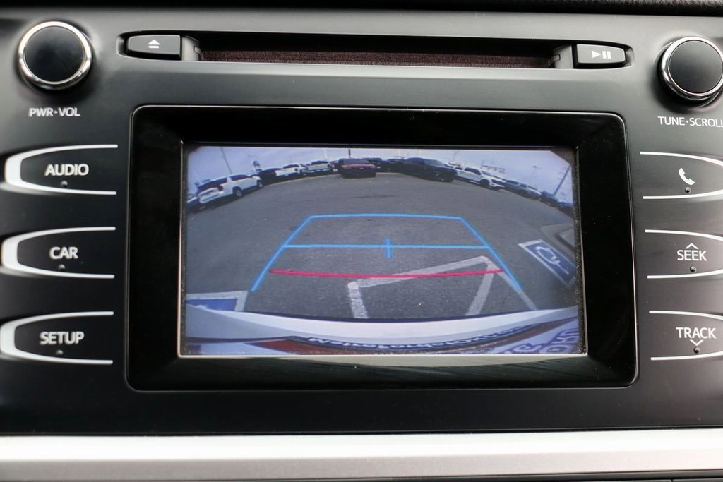 Used 2015 Toyota Highlander LE image 11