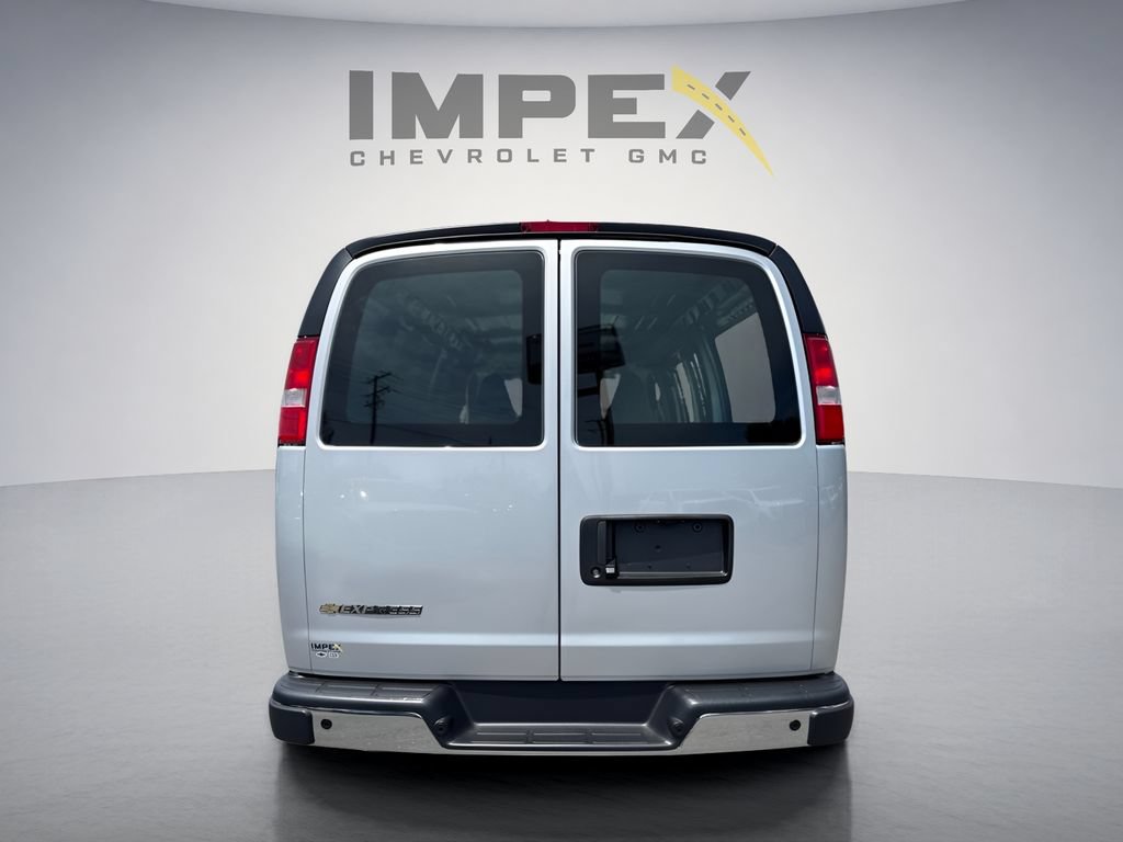 New 2026 Chevrolet Express 2500 w/ Driver Convenience Package RWD image 4
