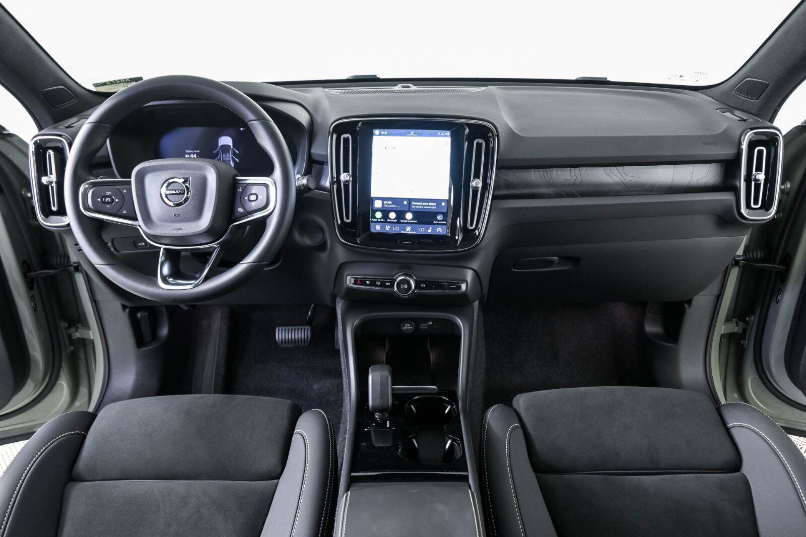 Certified 2023 Volvo C40 P8 Recharge Ultimate w/ Protection Package Premier AWD/4WD image 18