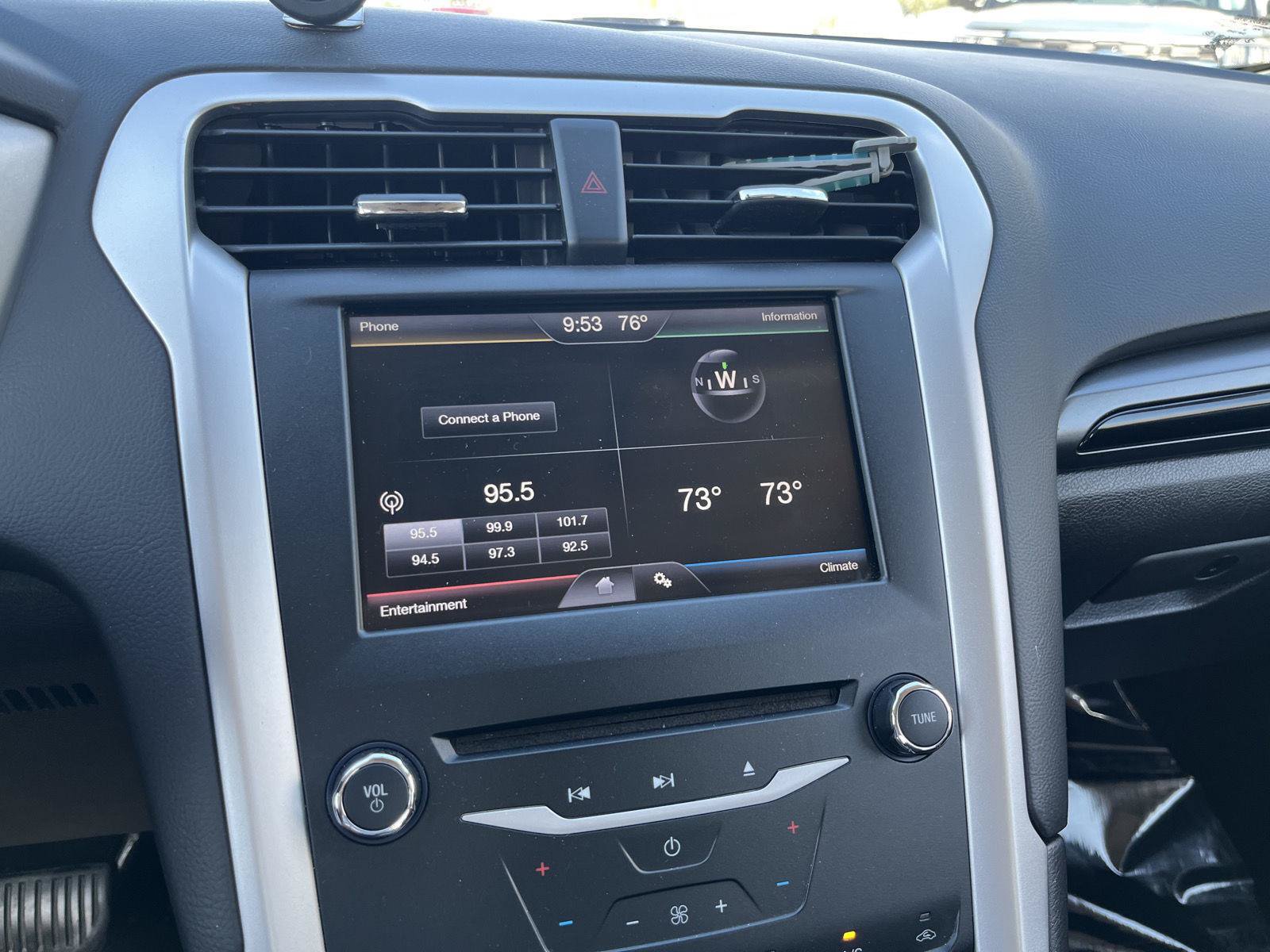 Used 2014 Ford Fusion SE FWD image 21