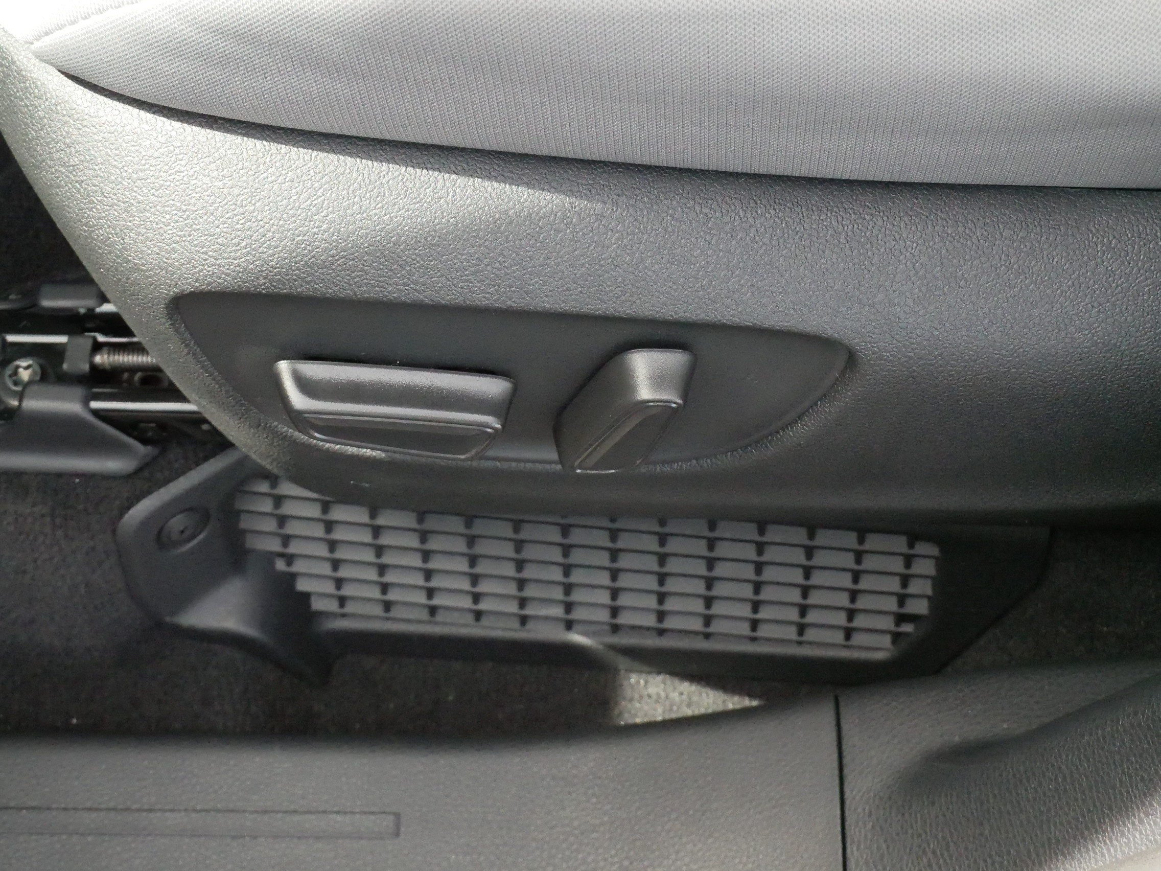 Certified 2026 Toyota Sienna LE FWD image 20