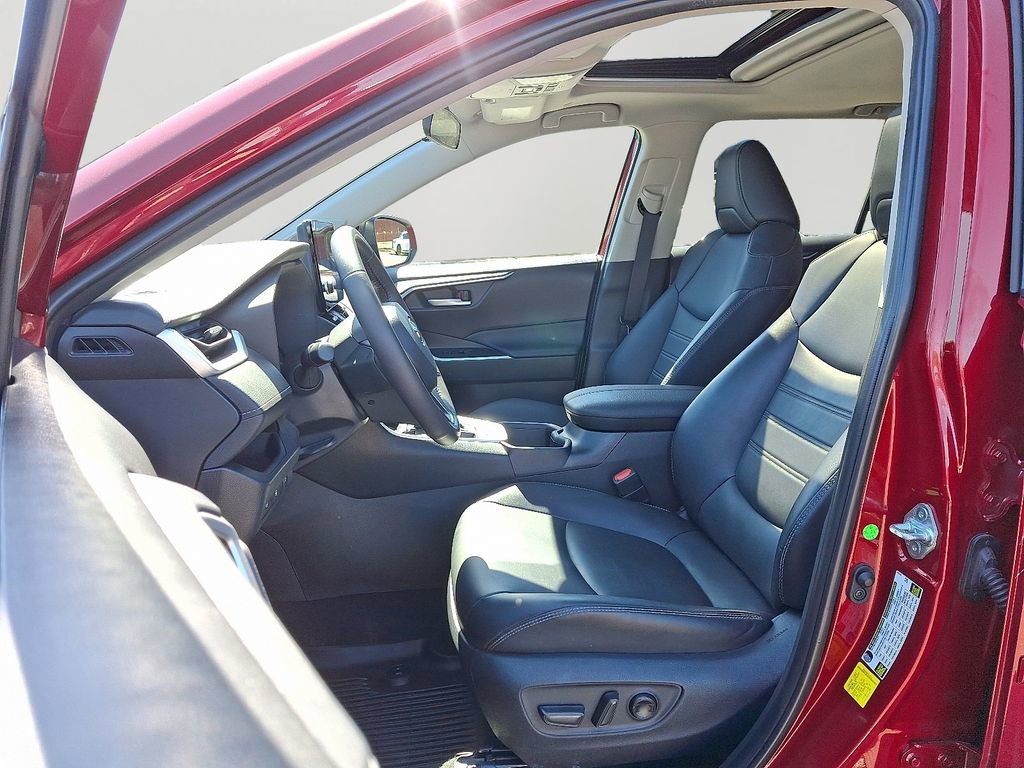 Used 2023 Toyota RAV4 XLE Premium AWD/4WD image 14