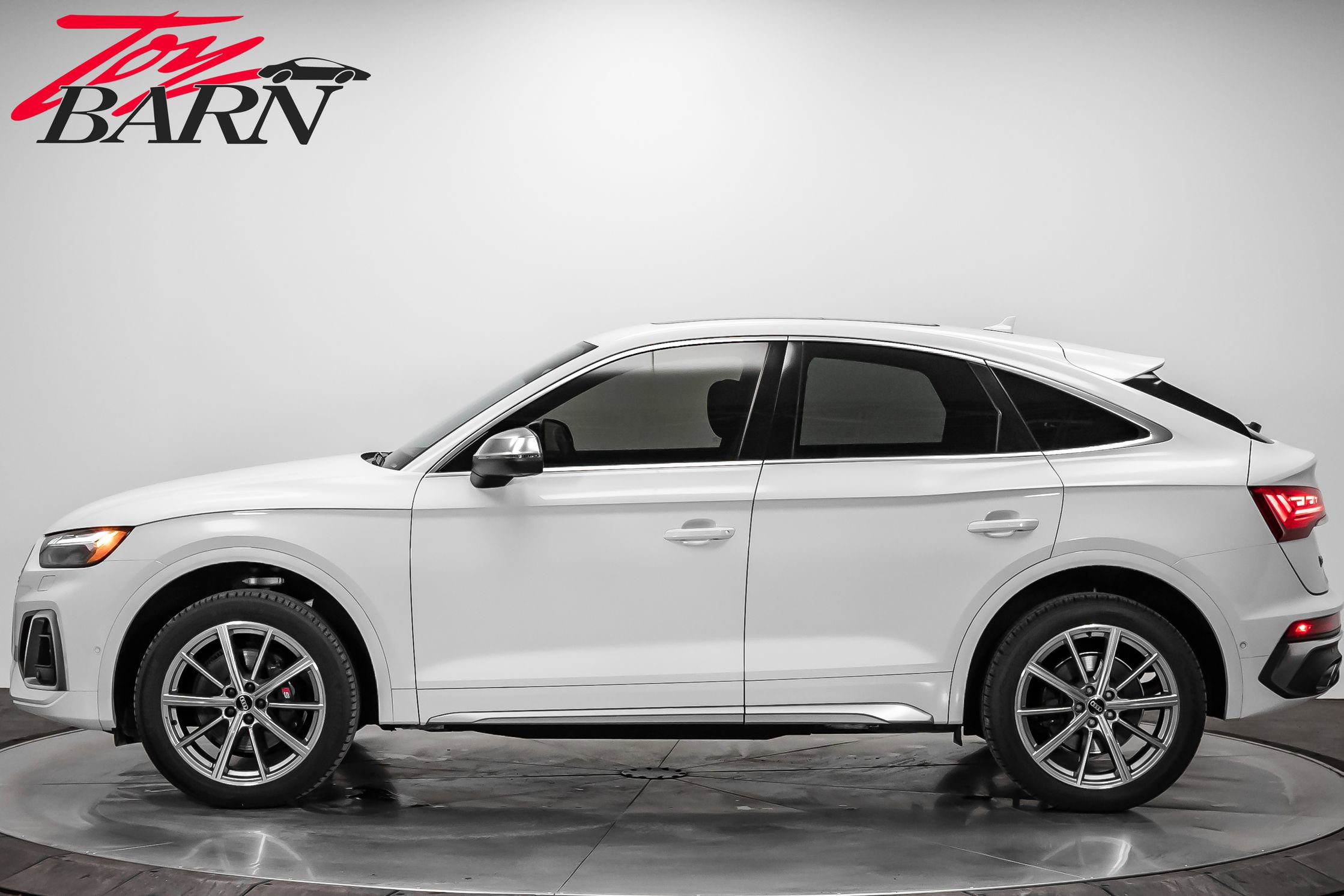 Used 2023 Audi SQ5 Prestige AWD/4WD image 2