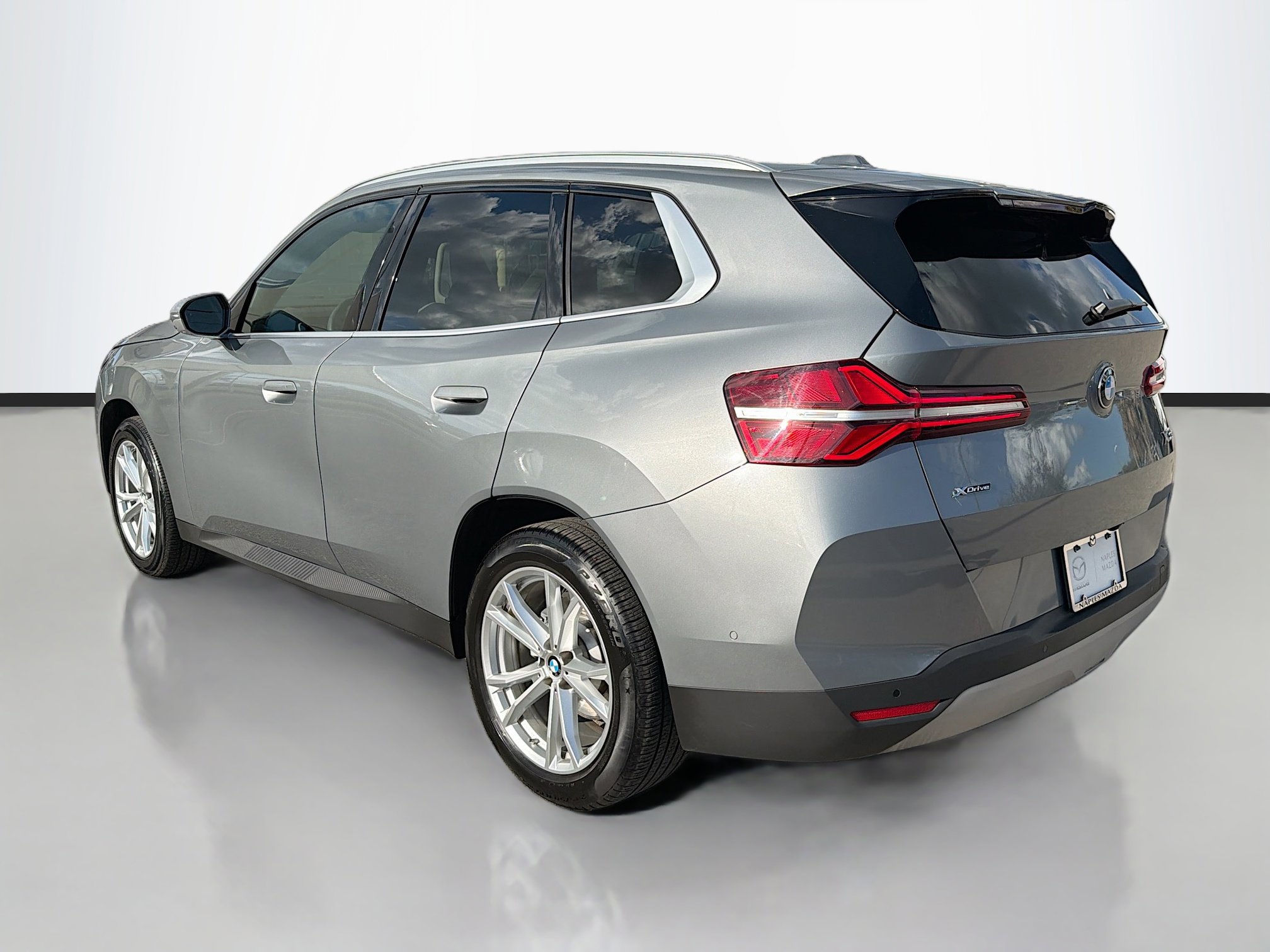 Used 2025 BMW X3 xDrive30i w/ Premium Package image 5