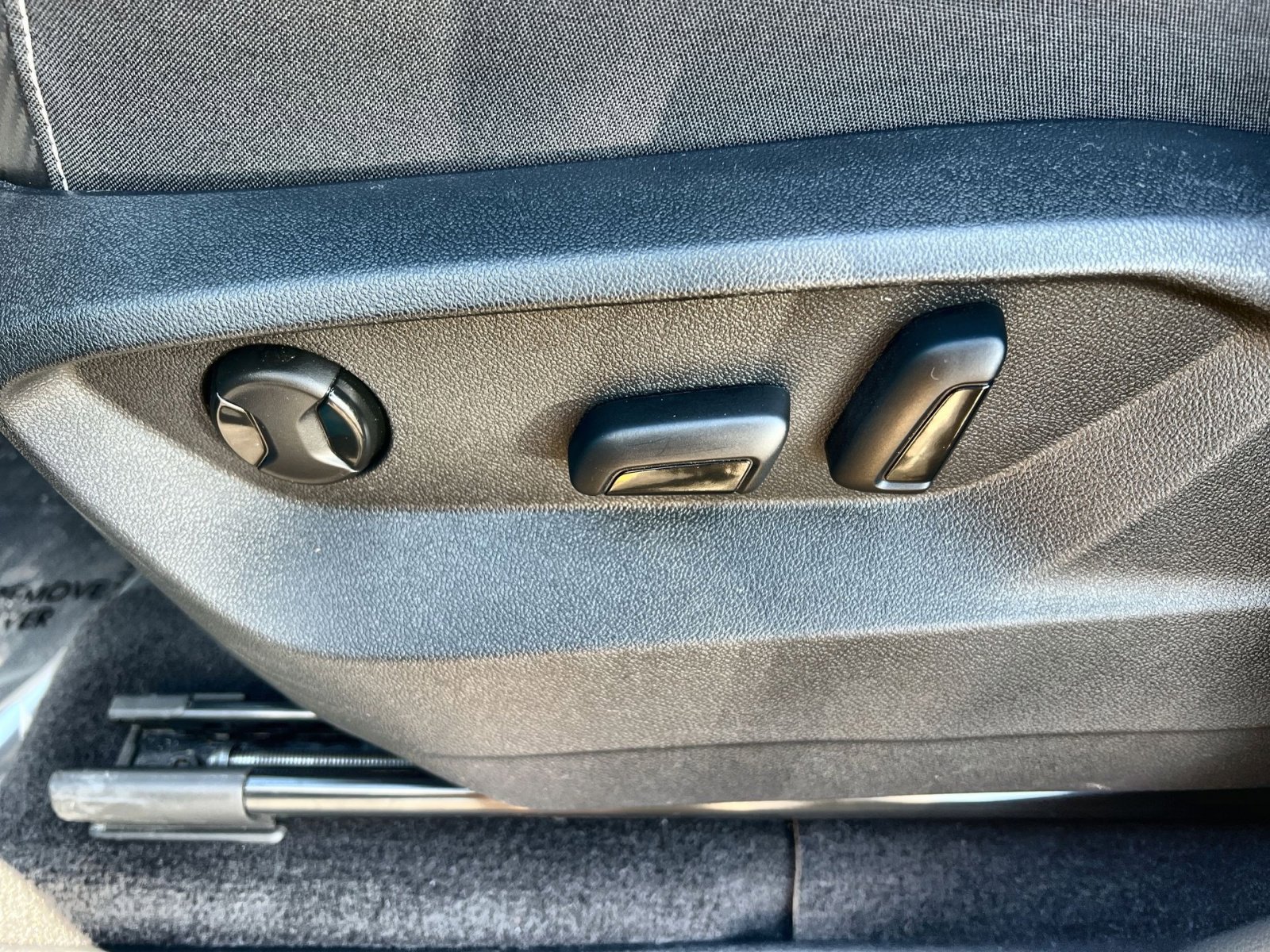 Used 2024 Volkswagen Atlas Cross Sport SE image 14