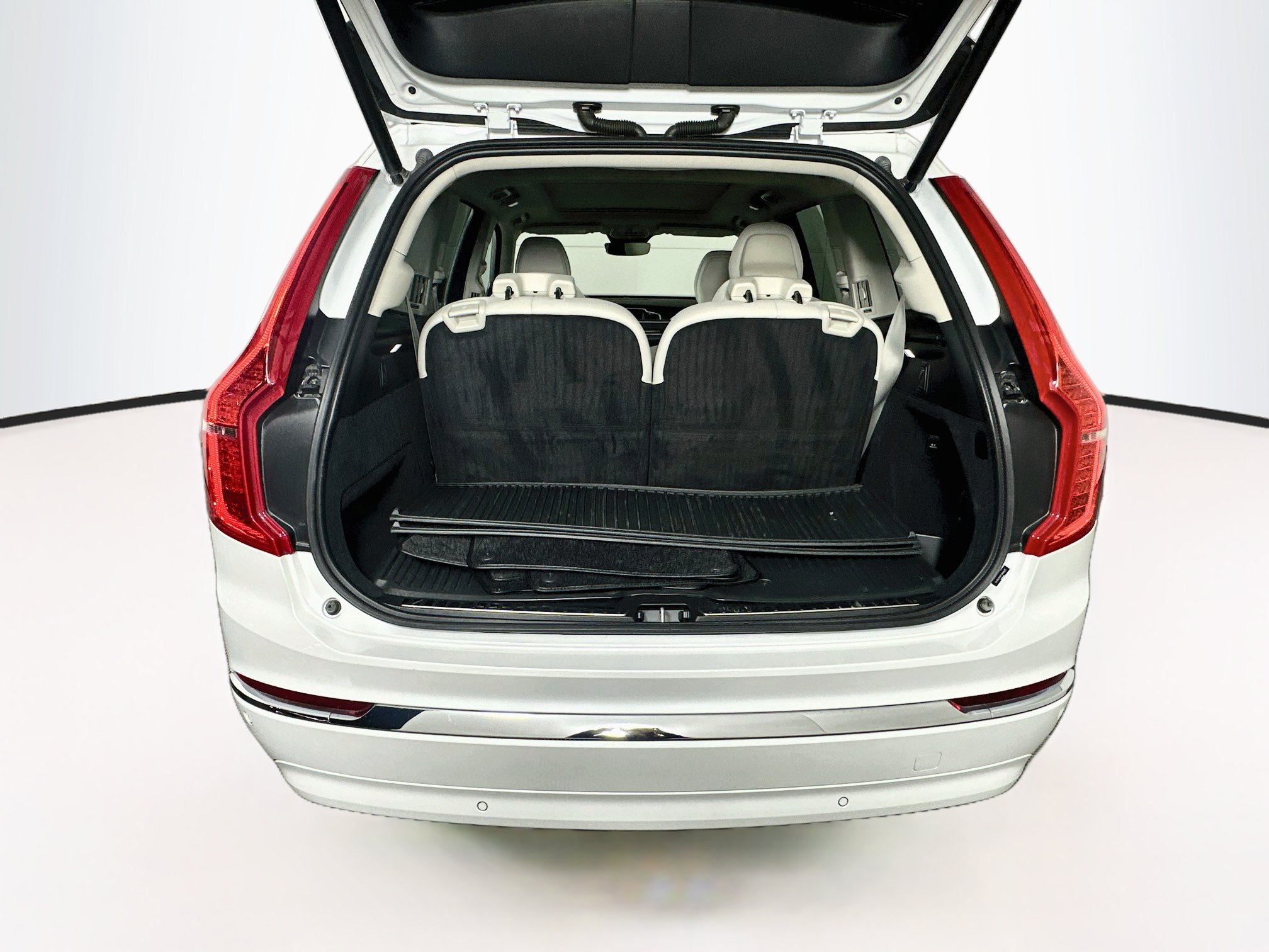 Used 2023 Volvo XC90 B6 Plus w/ Protection Package AWD/4WD image 31