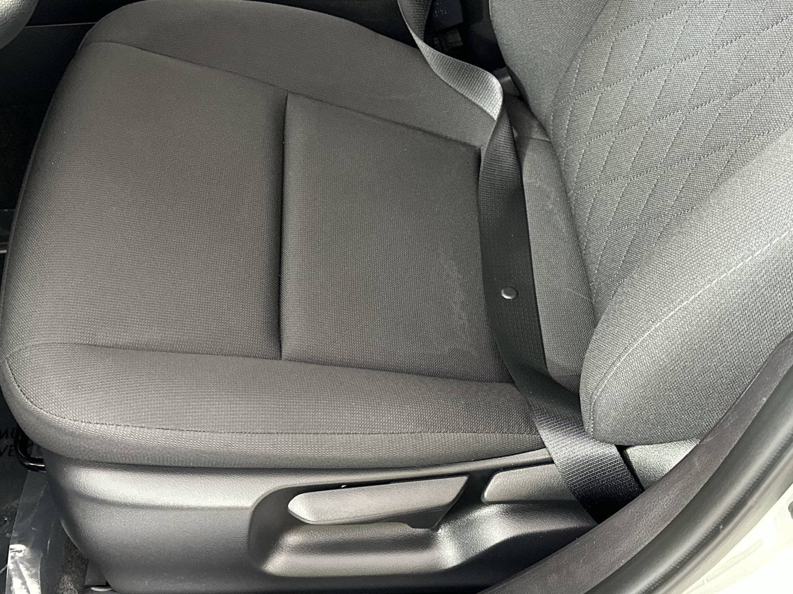 Used 2025 Toyota Corolla LE FWD image 12