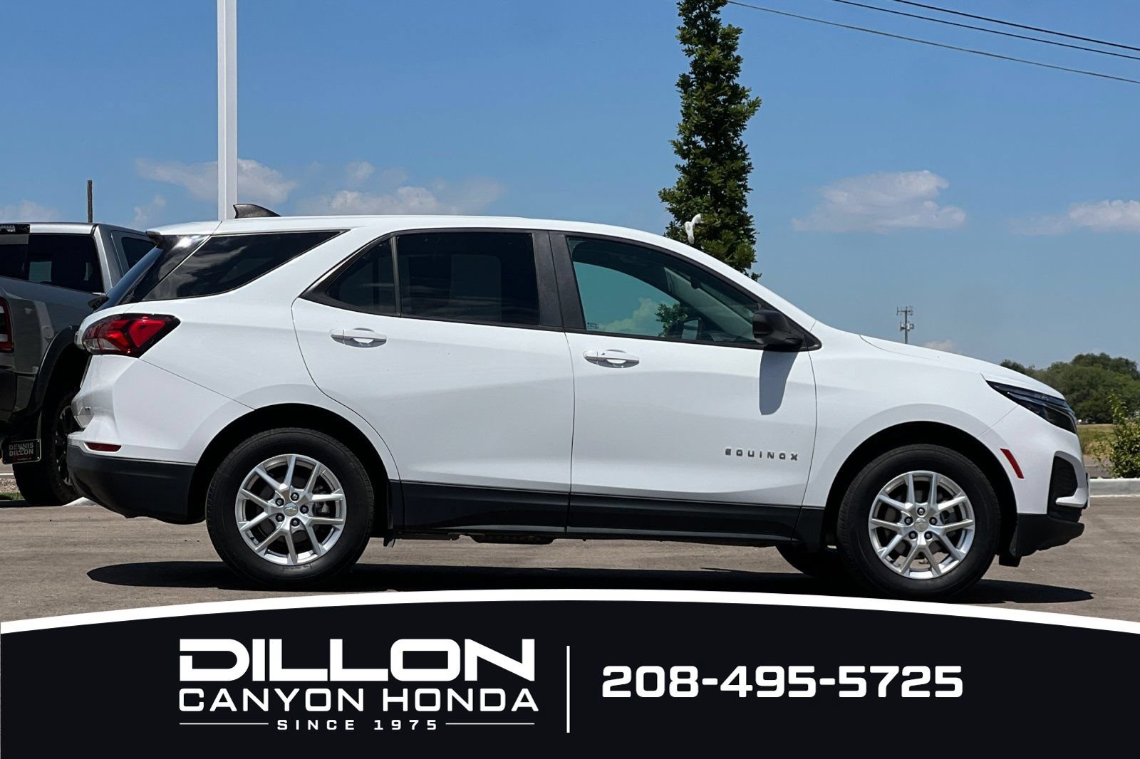 Used 2022 Chevrolet Equinox LS w/ LS Convenience Package AWD/4WD image 3