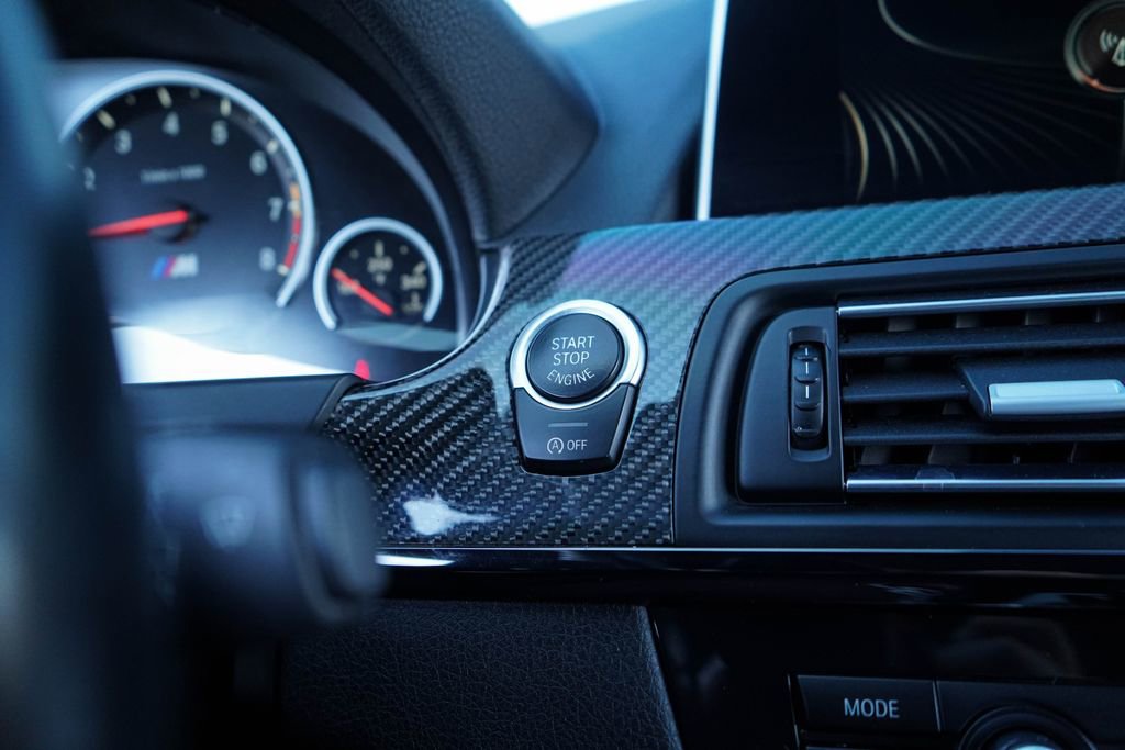 Used 2016 BMW M6 image 20