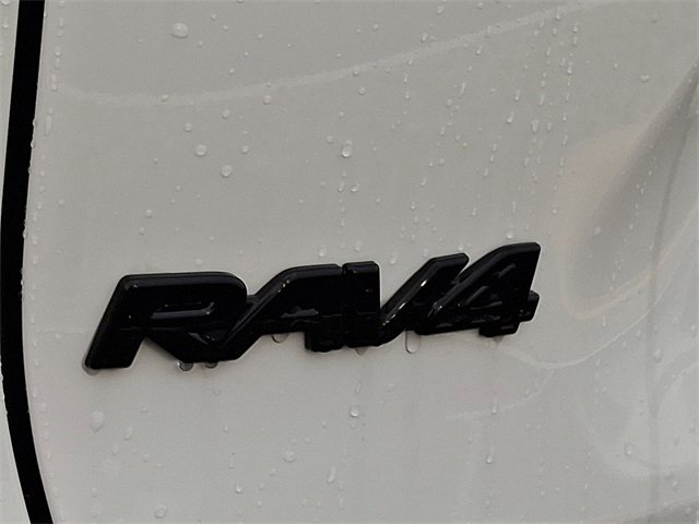 New 2025 Toyota RAV4 SE image 15