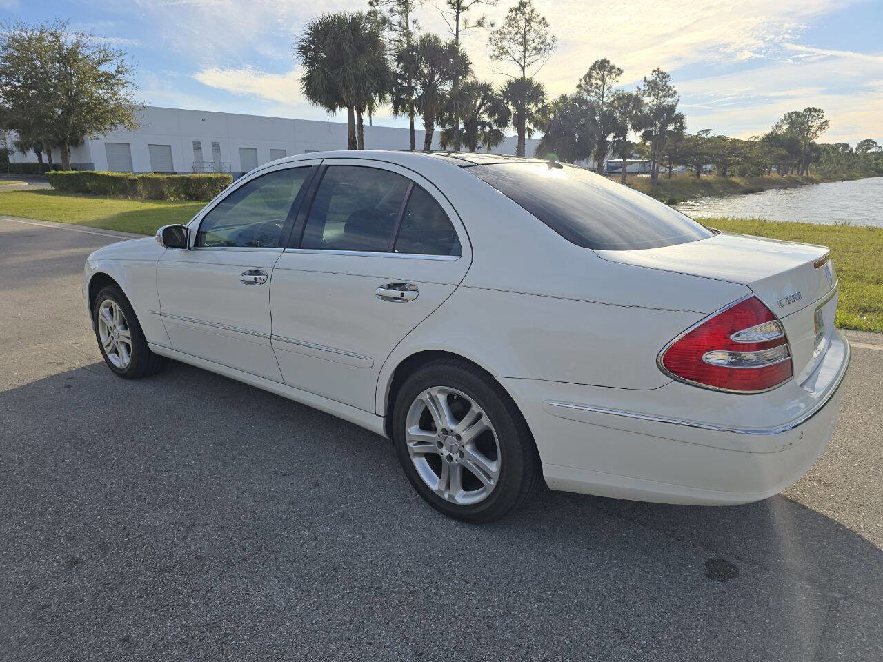 Used 2006 Mercedes-Benz E 350 4MATIC Sedan image 4
