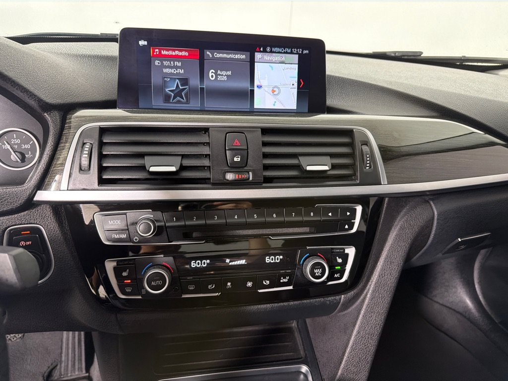 Used 2018 BMW 320i xDrive Sedan AWD/4WD image 17