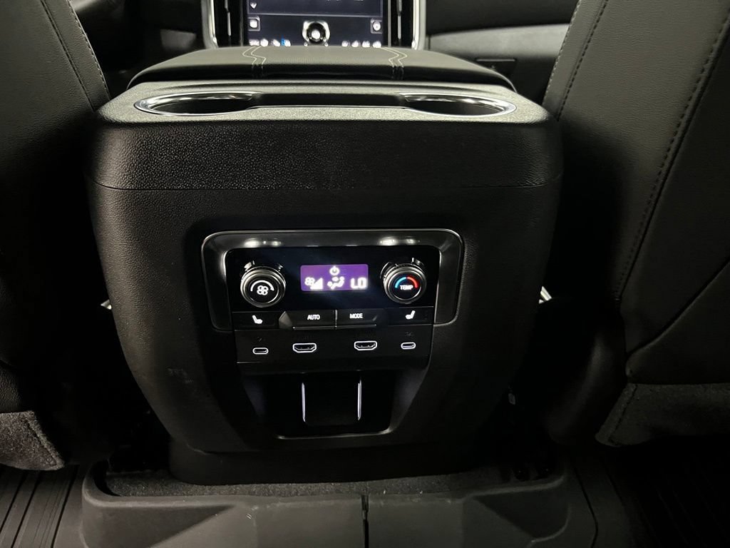 New 2026 GMC Yukon Elevation w/ Elevation Premium Package AWD/4WD image 35