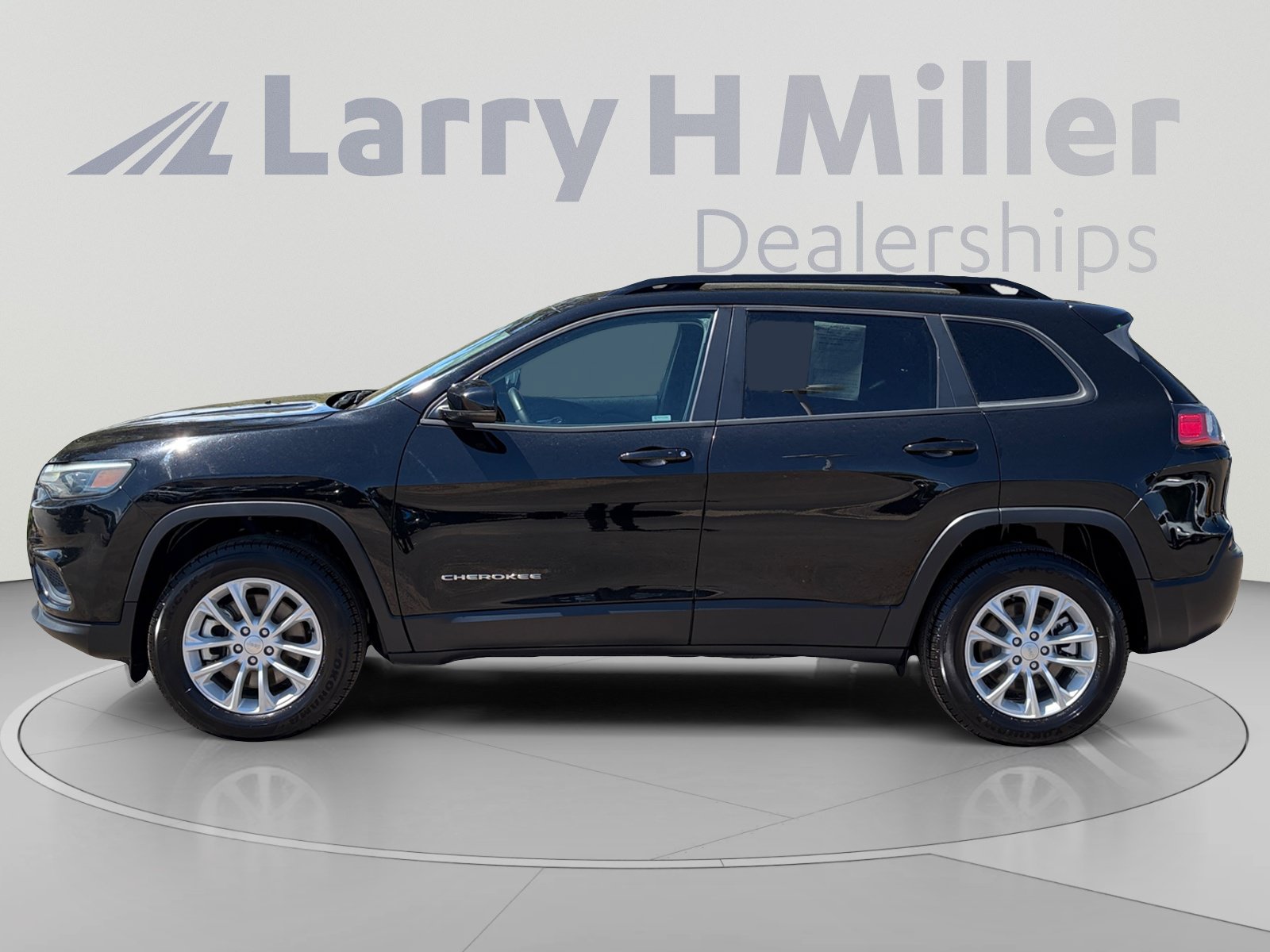 Used 2022 Jeep Cherokee Latitude Lux AWD/4WD image 2