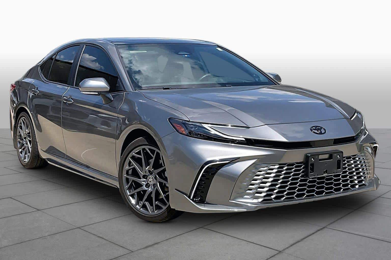 Used 2025 Toyota Camry XSE w/ Premium Package FWD image 3