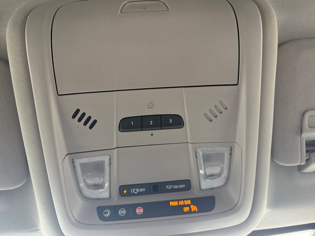 Used 2020 Chevrolet Equinox LT w/ Driver Convenience Package image 12