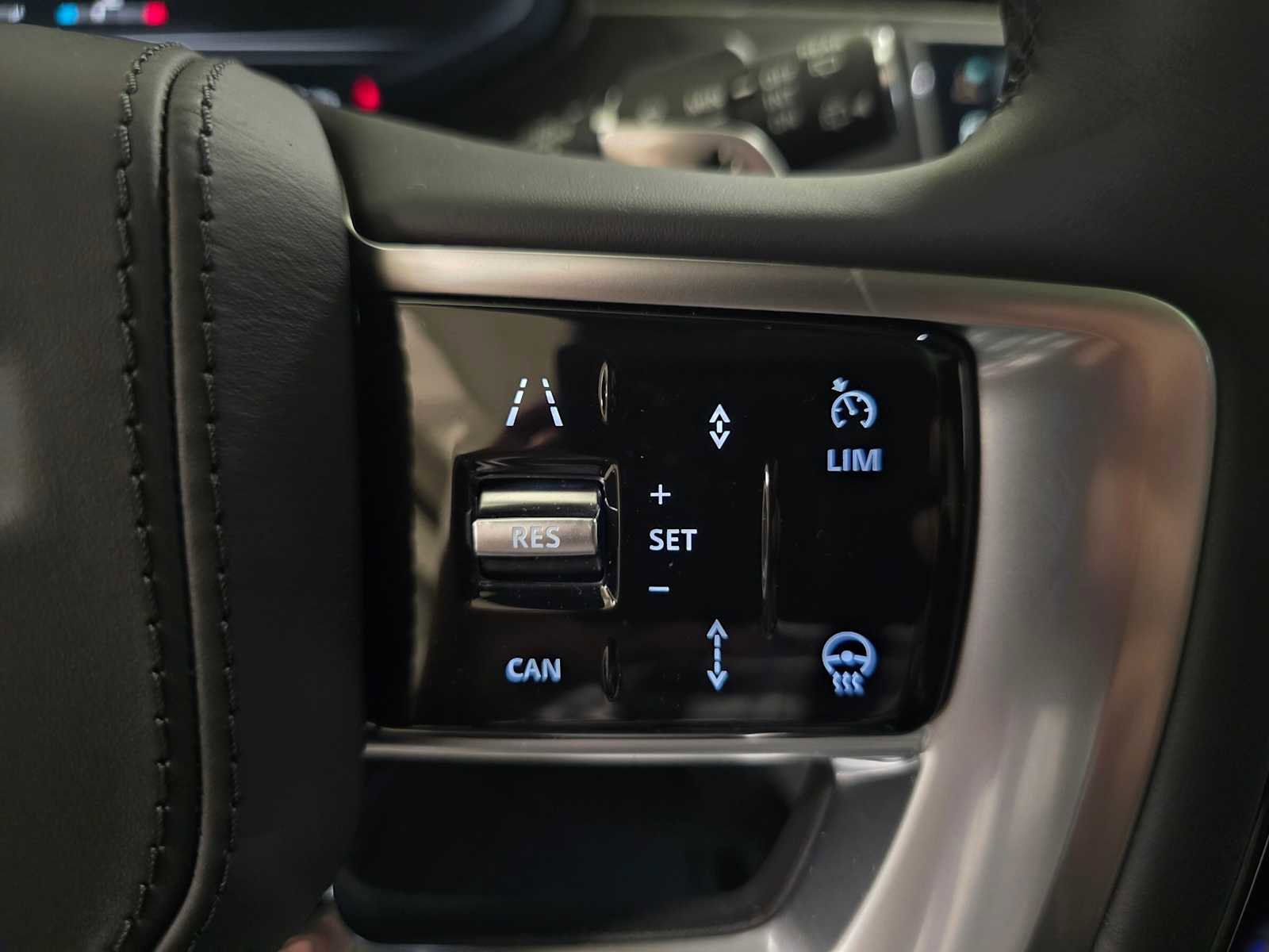 New 2026 Land Rover Range Rover SE image 31