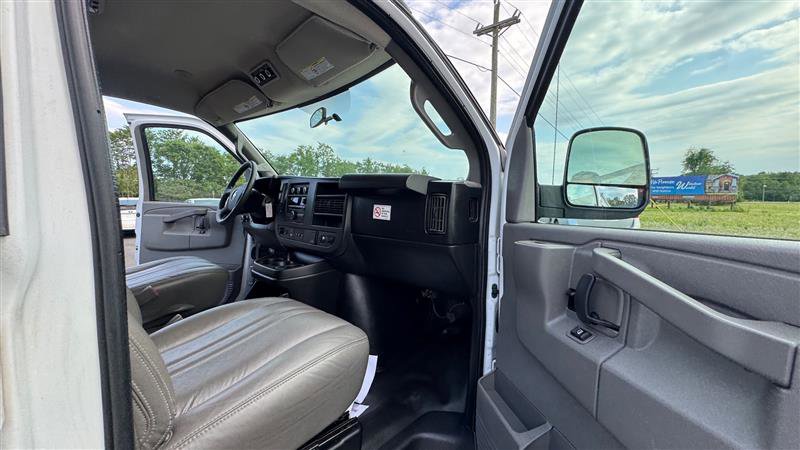 Used 2017 Chevrolet Express 3500 LS RWD image 40