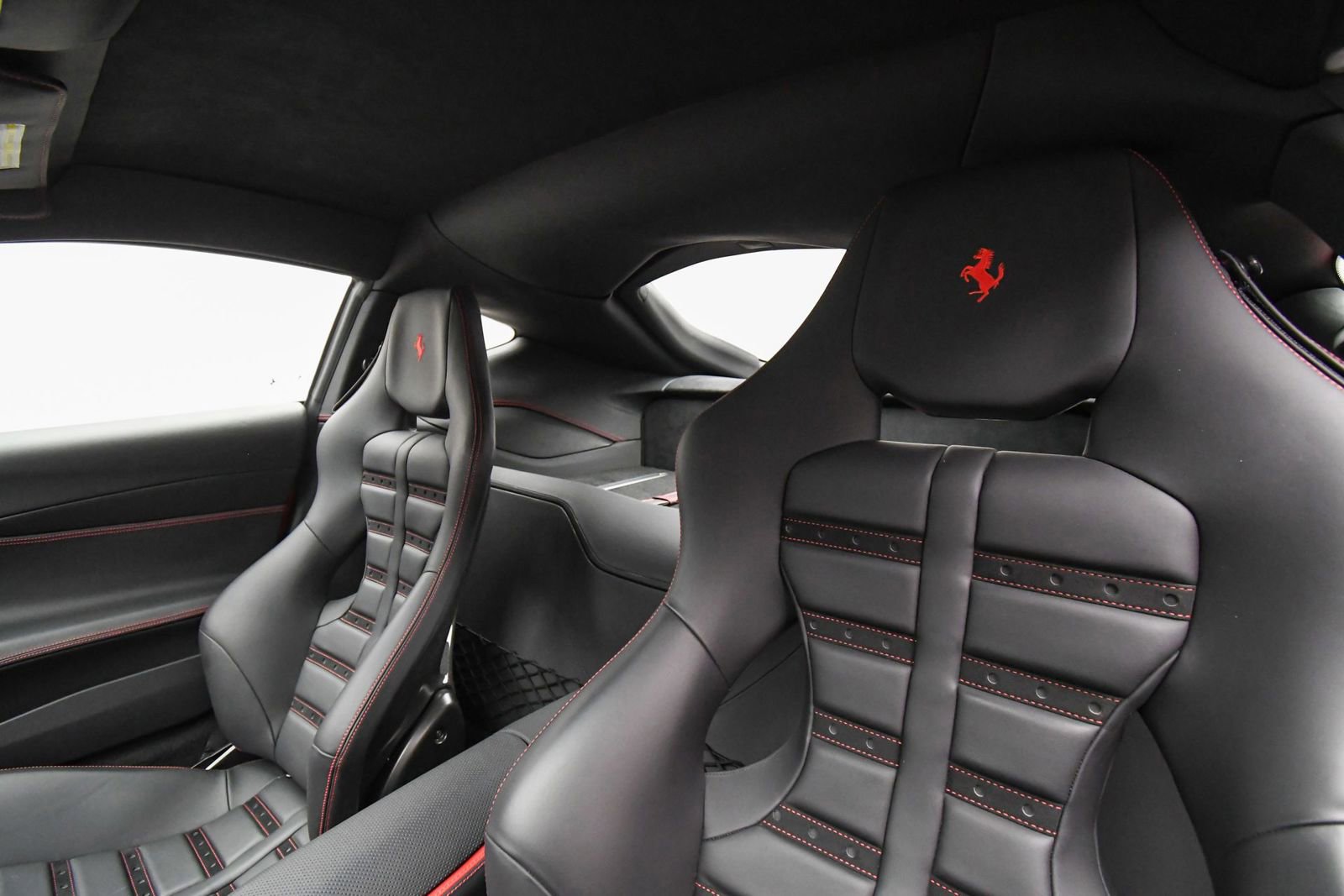 Used 2018 Ferrari 812 Superfast RWD image 62