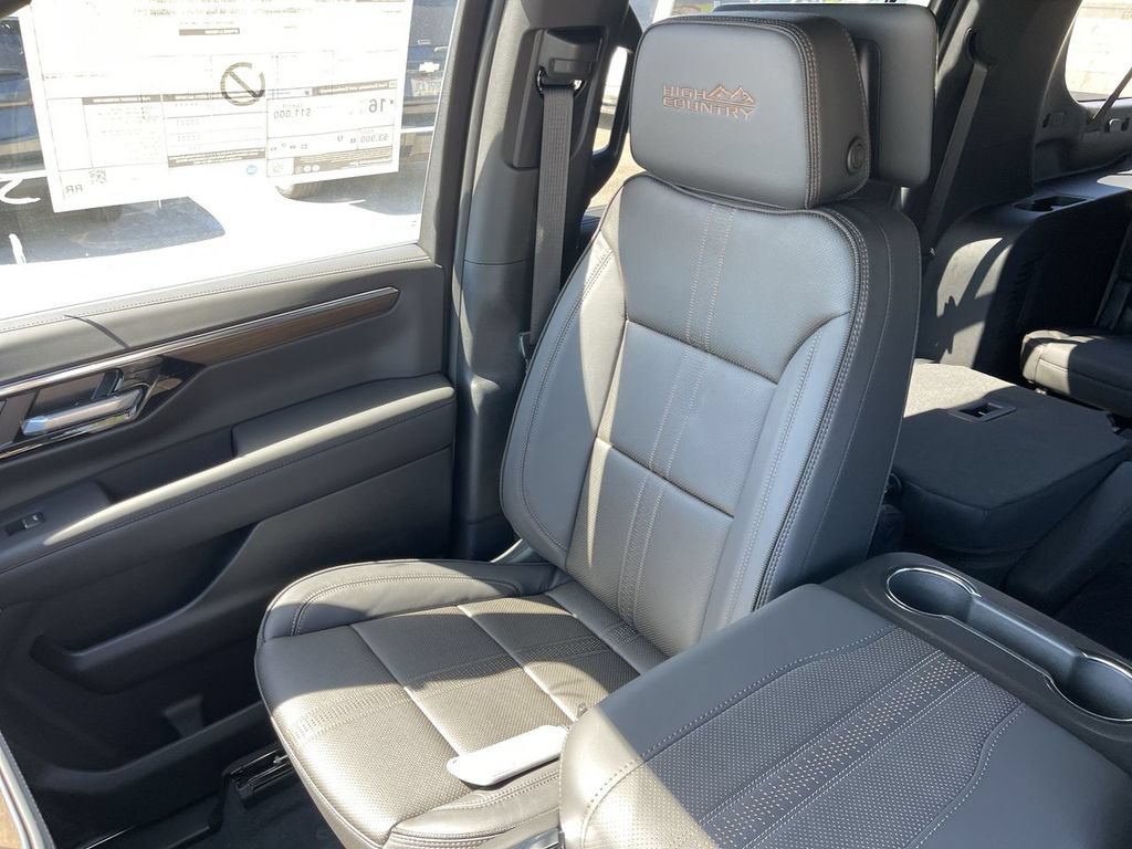 New 2026 Chevrolet Suburban High Country AWD/4WD image 26
