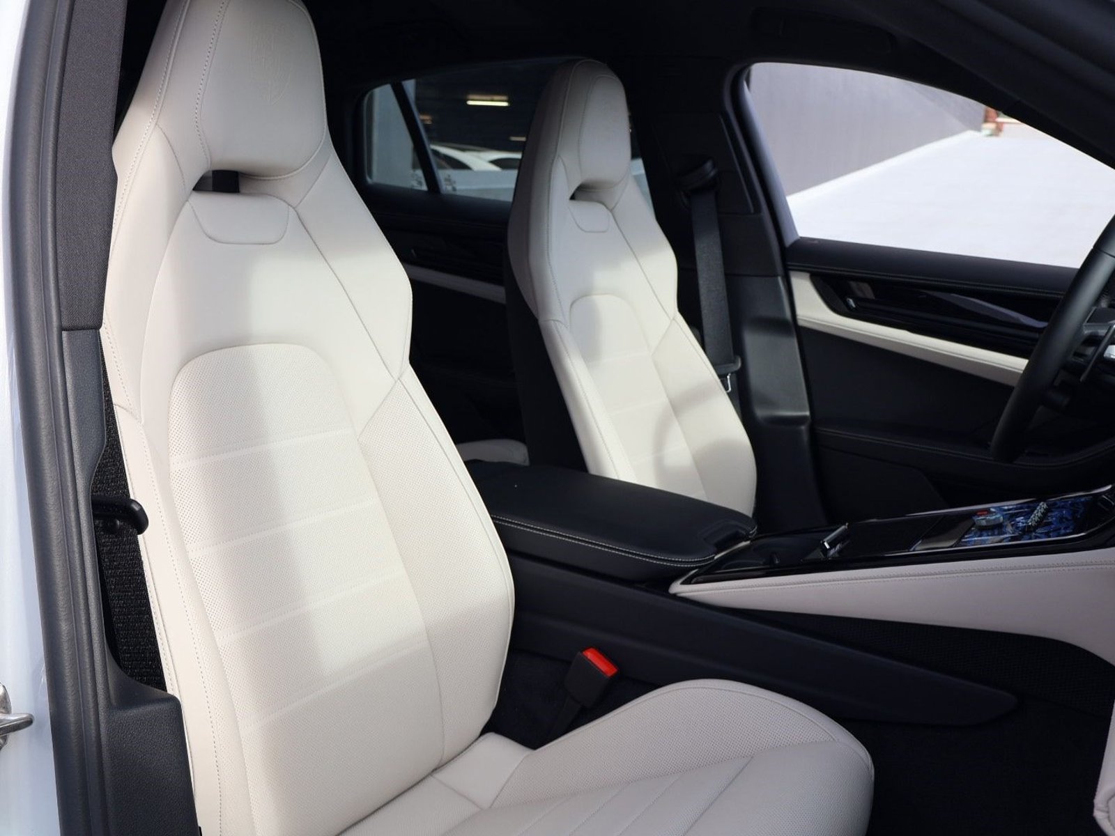 New 2026 Porsche Panamera image 23