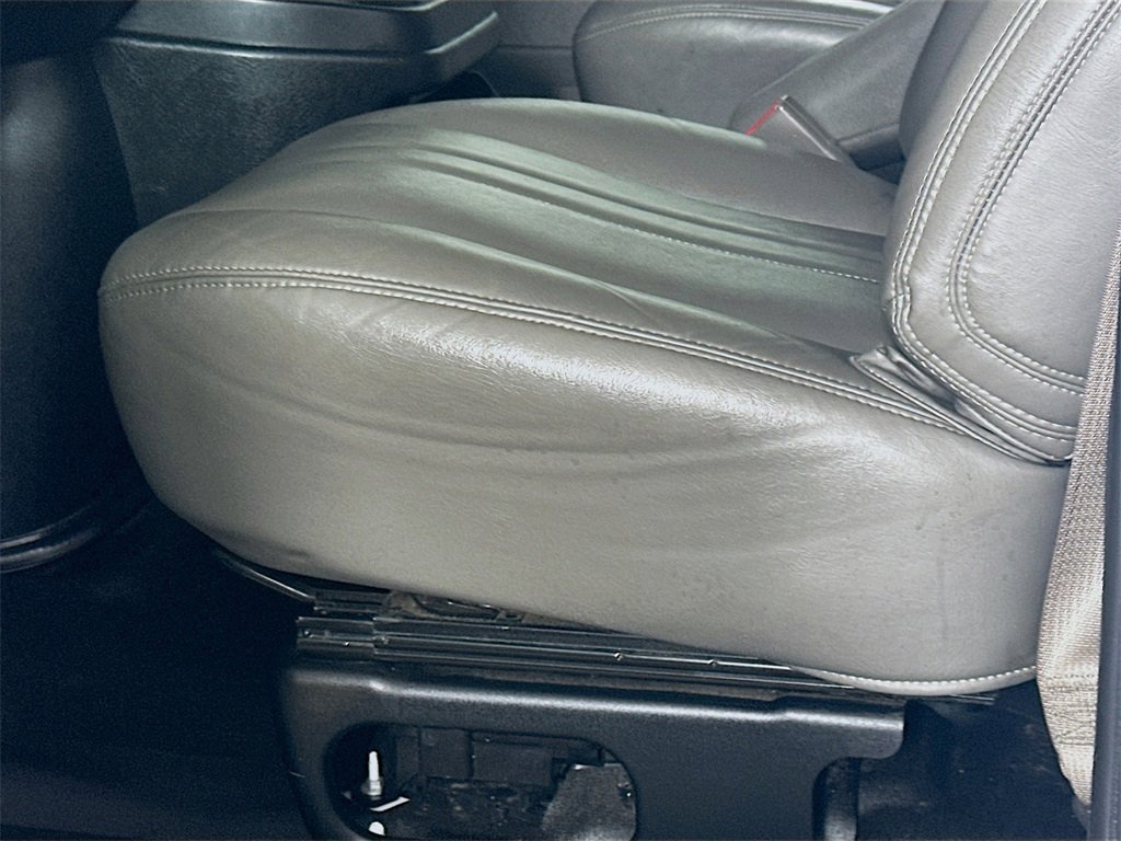 Used 2022 Chevrolet Express 2500 w/ Driver Convenience Package image 22