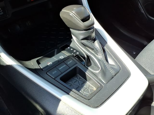 Used 2023 Toyota RAV4 LE FWD image 16