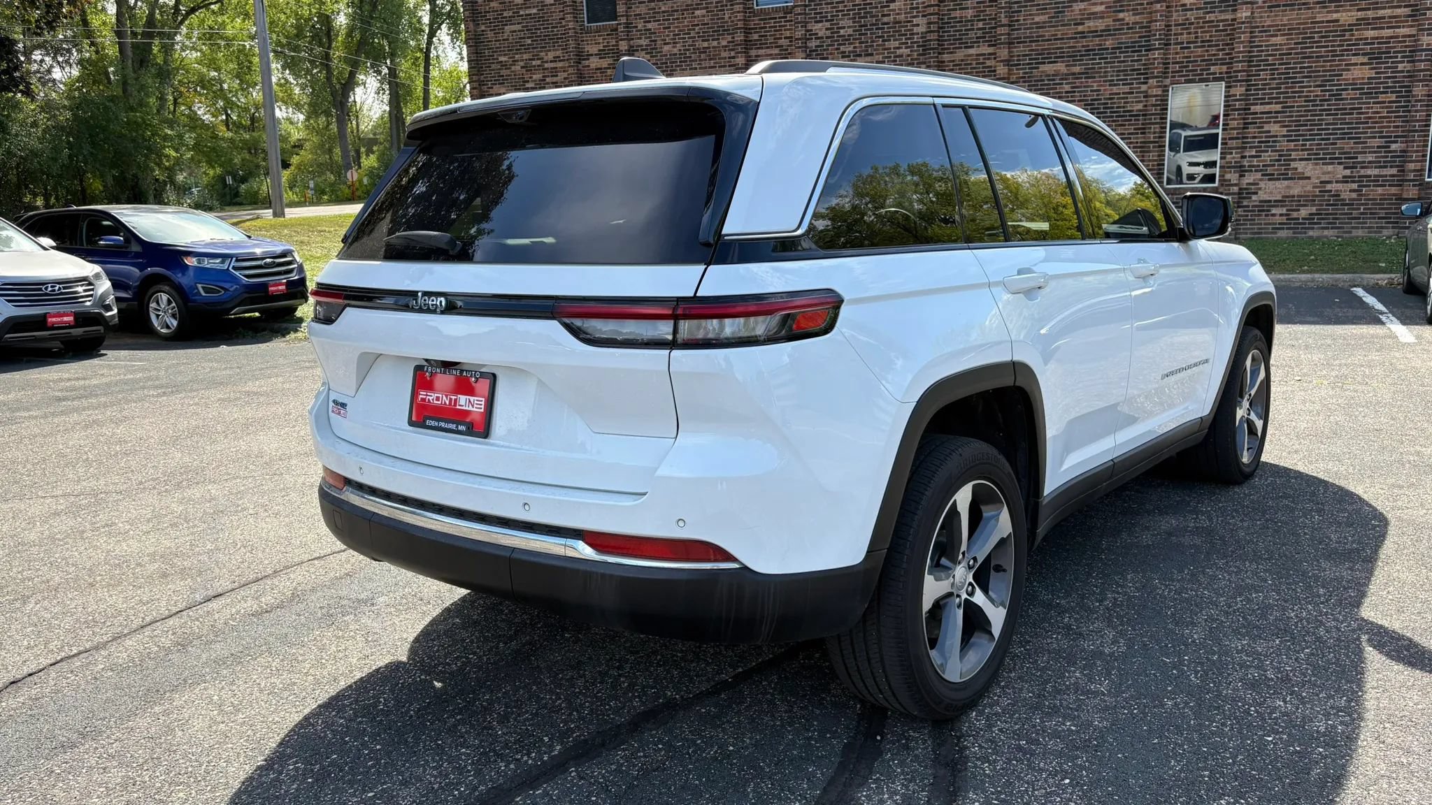 Used 2022 Jeep Grand Cherokee Limited 4xe w/ Luxury Tech Group II AWD/4WD image 9