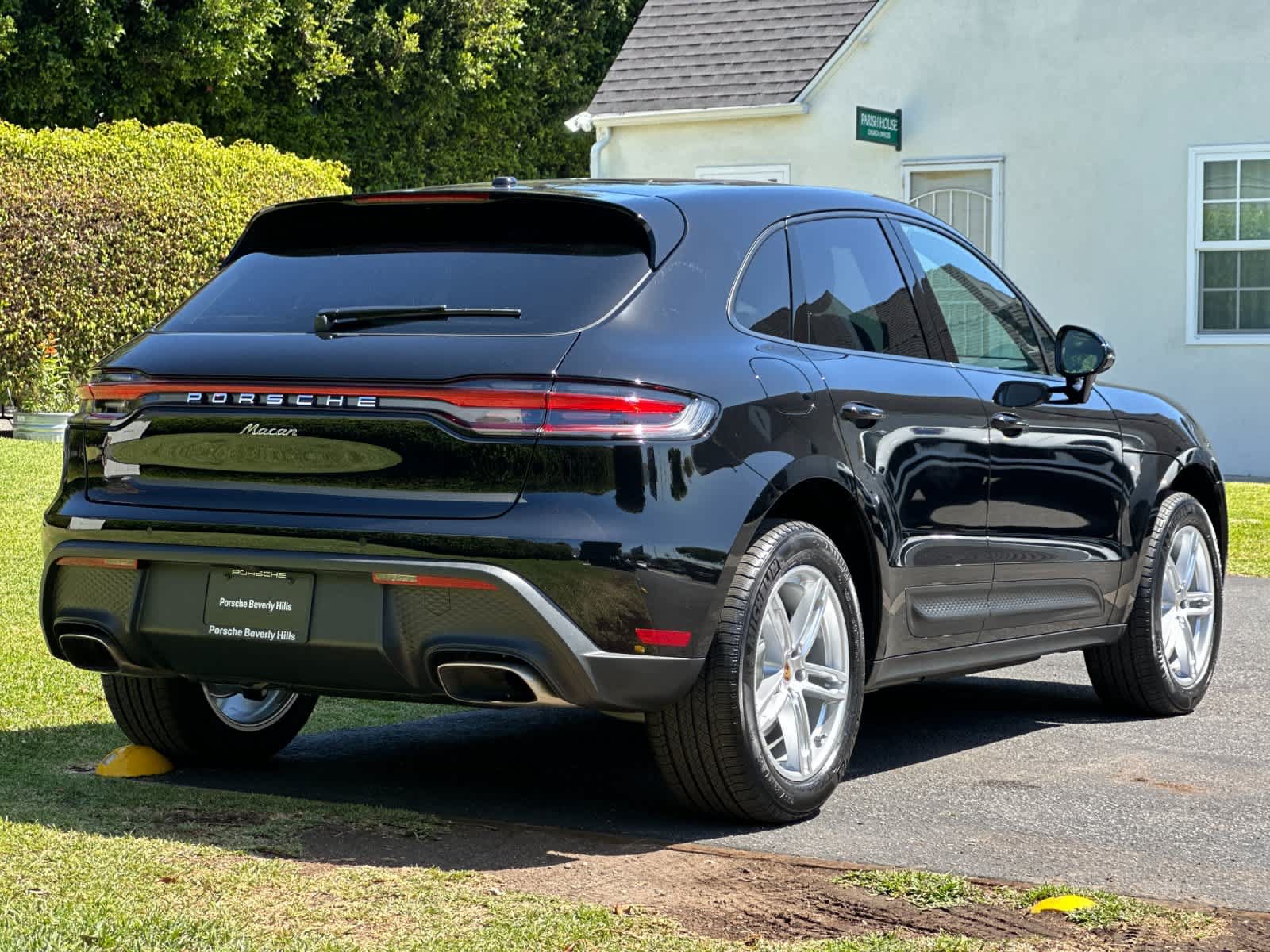 New 2026 Porsche Macan AWD/4WD image 8