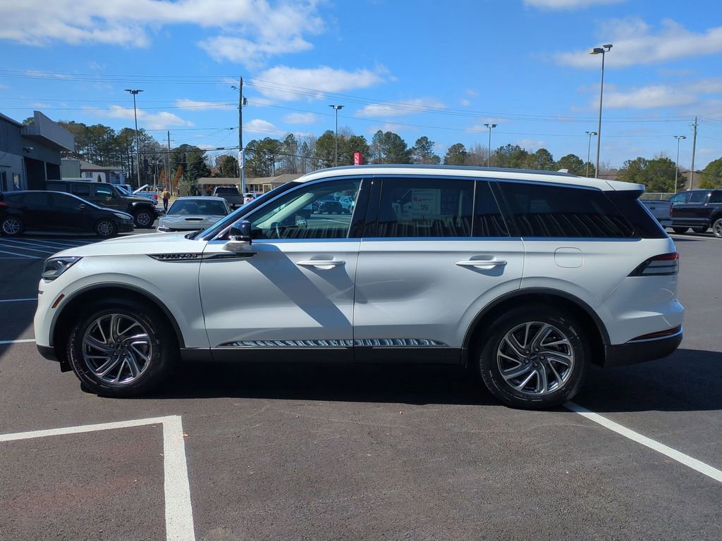 Used 2023 Lincoln Aviator 2WD image 11