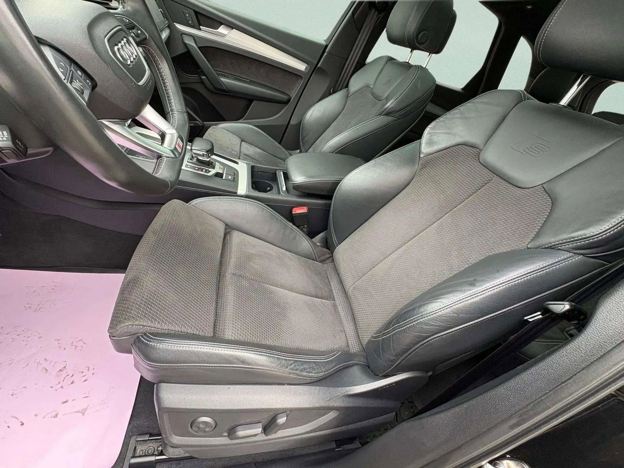 Used 2018 Audi SQ5 Premium Plus w/ Navigation Package image 27