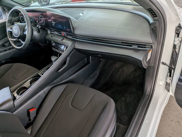 Used 2025 Hyundai Elantra SEL w/ Cargo Package FWD image 34