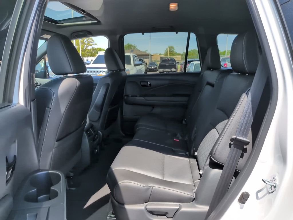 Used 2023 Honda Passport Elite image 13