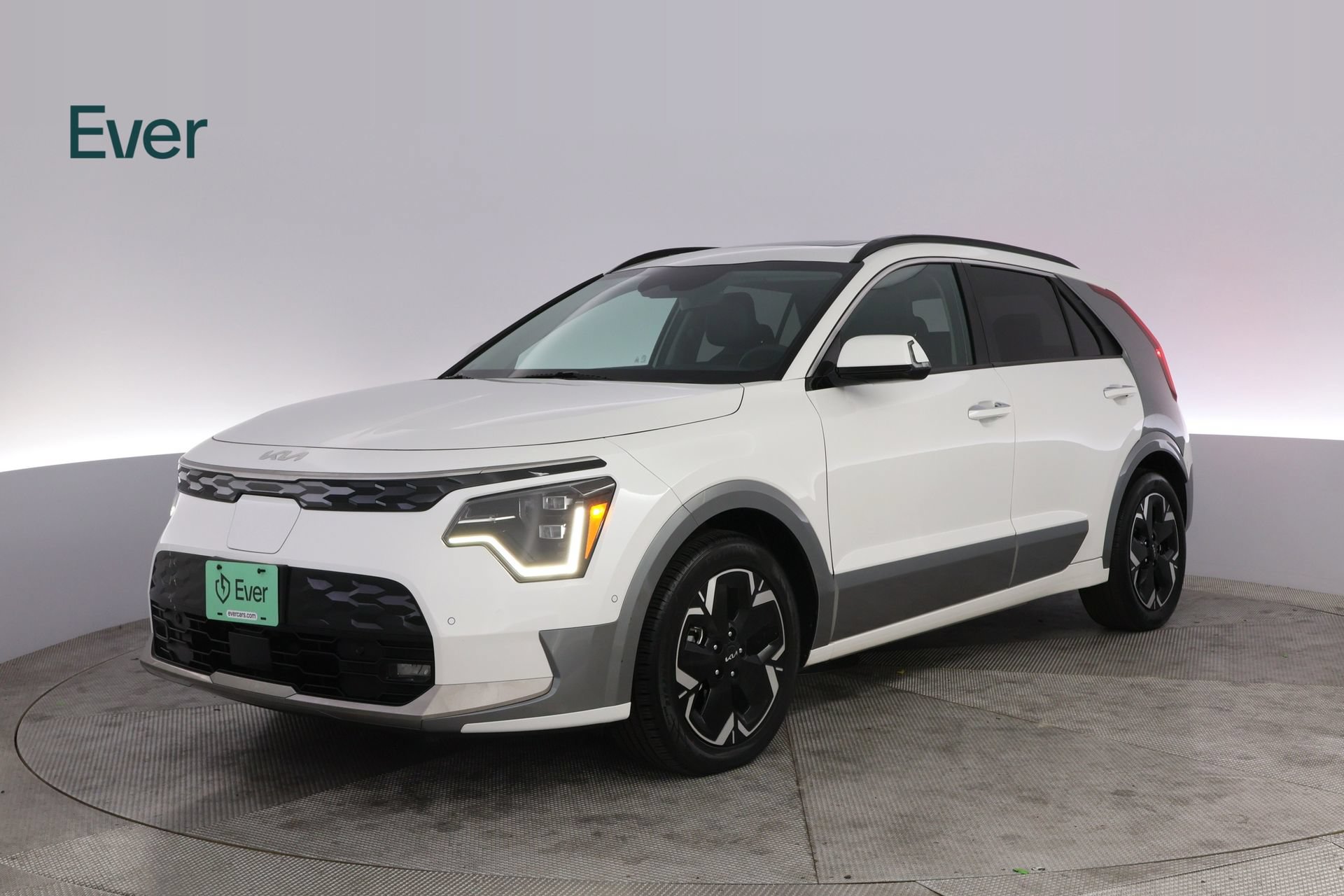 Used 2024 Kia Niro Wave w/ Wave Preserve Package FWD image 2