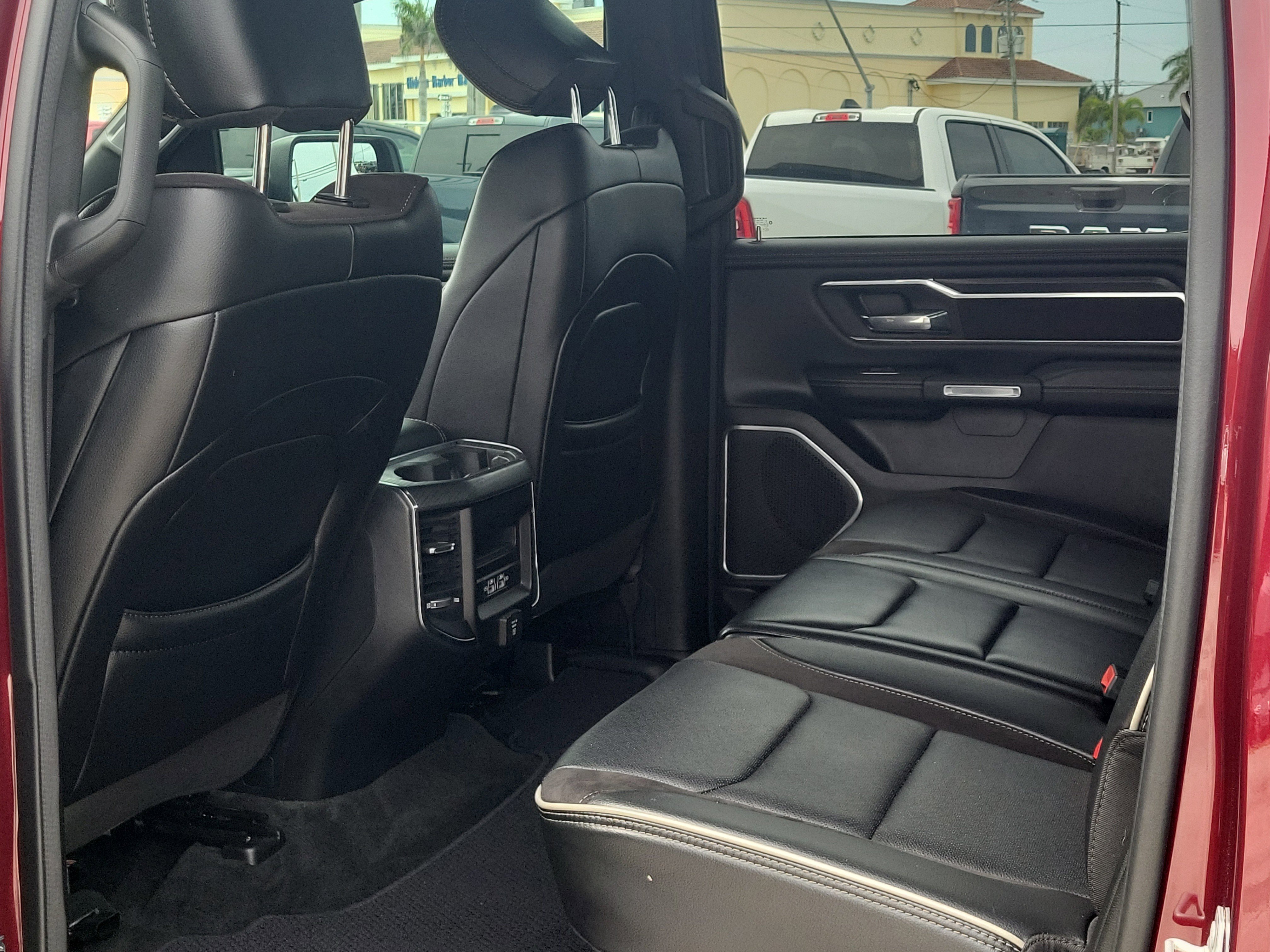 Used 2023 RAM 1500 Laramie AWD/4WD image 14