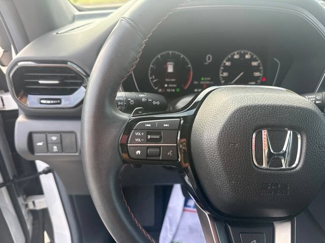 Used 2025 Honda Pilot TrailSport image 14