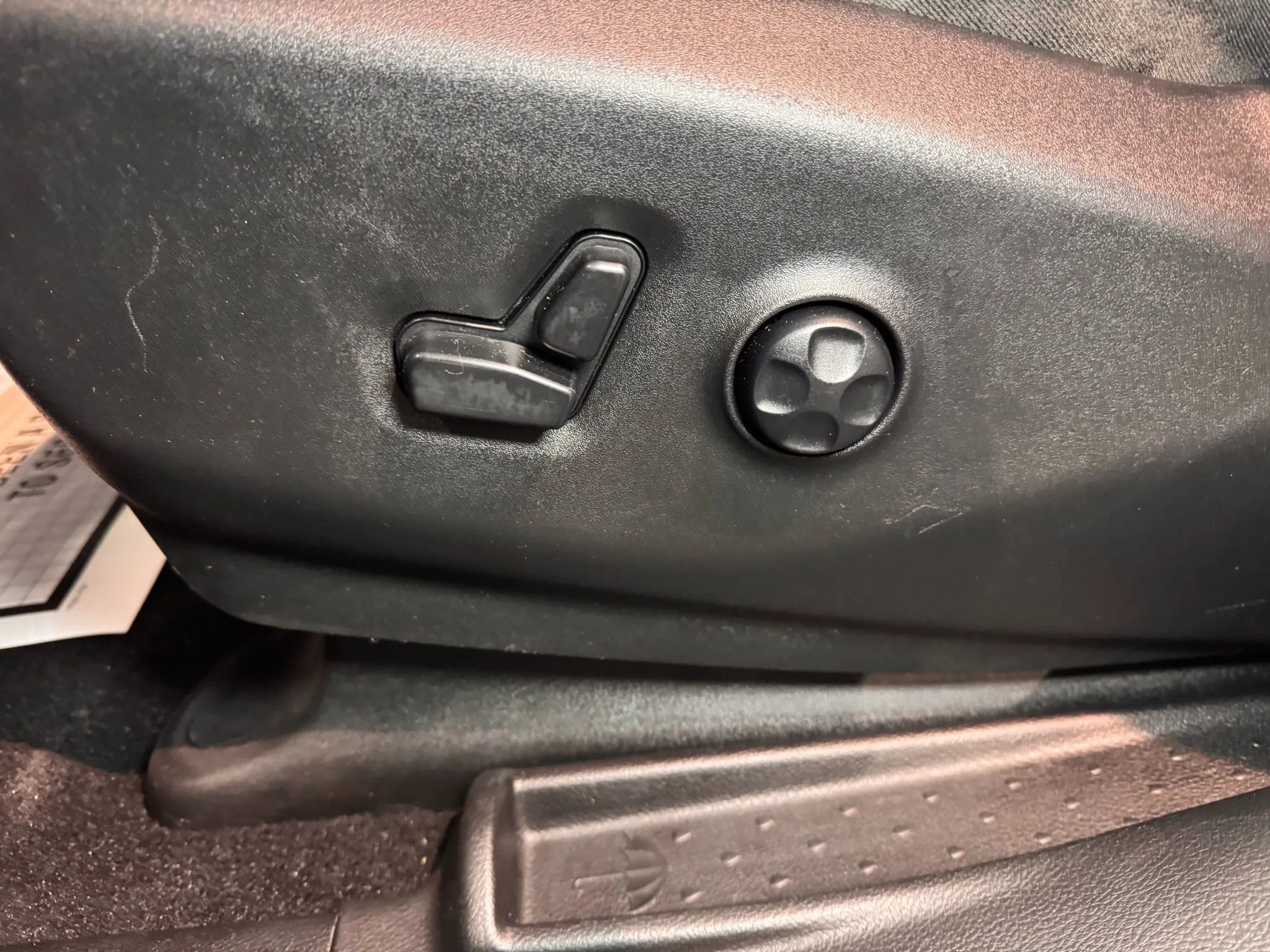 Used 2019 Chrysler Pacifica Touring-L Plus w/ Advanced Safetytec Group FWD image 12